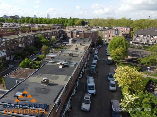 Luchtfoto dakinspectie woonwijk in Overijssel
