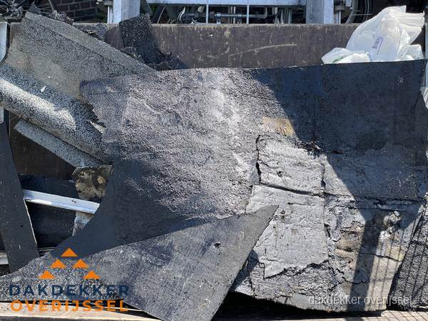 Kosten dakrenovatie: afvoer oud dakmateriaal in Overijssel