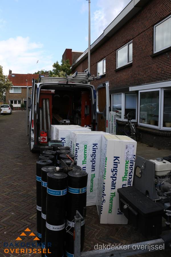 Levering van Kingspan isolatieplaten en bitumenrollen voor dakproject in Overijssel Levering van Kingspan isolatieplaten en bitumenrollen voor dakproject in Overijssel